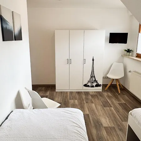 Weiher - Naehe Nuernberg / Messe Apartman *